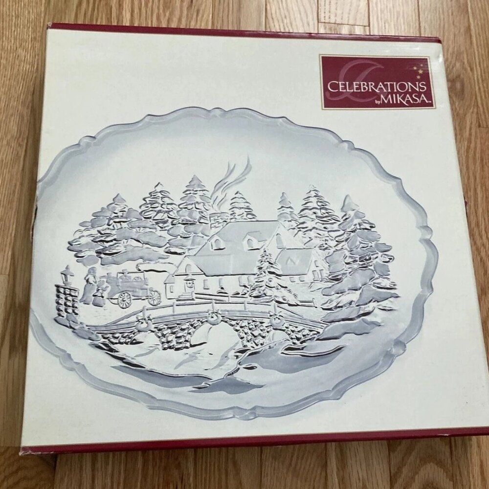 MIKASA Celebrations "Winter Wonderland" 15" Round Glass Platter – NIB